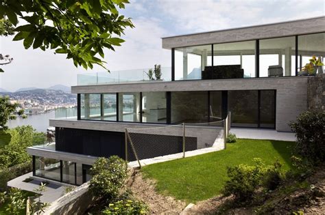 118 Modern Houses (PHOTOS) | House built into hillside, House design pictures, Beautiful modern ...