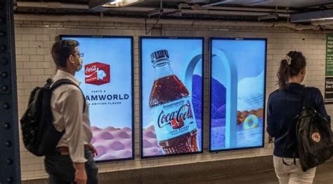 20 Digital Signage Examples That Are Redefining Engagement - EmbedSocial