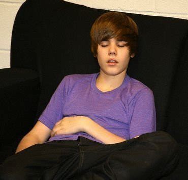 Justin Bieber sleeping - Mat29cool Photo (11069054) - Fanpop