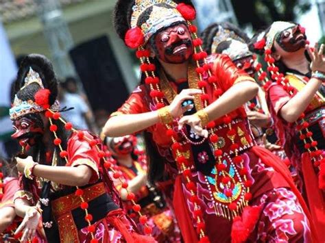 Tari Topeng Gerakannya Cepat Atau Lambat - Rsudsyamsudin.org