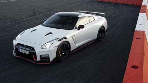 Nissan GT R Nismo Wallpaper 4K