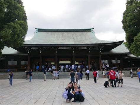 Meiji-Jingu Shrine (2): How to worship at the shrine | Hi, I'm Toru, your guide in Japan!