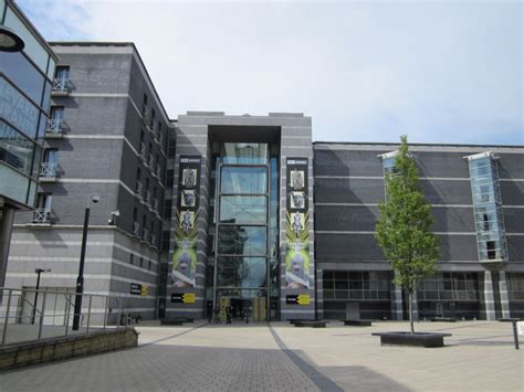 The Royal Armouries Museum, Leeds © Jeff Buck cc-by-sa/2.0 :: Geograph Britain and Ireland