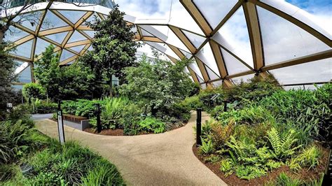 London Walk Around. The Roof Garden of Crossrail Place in Canary Wharf ...