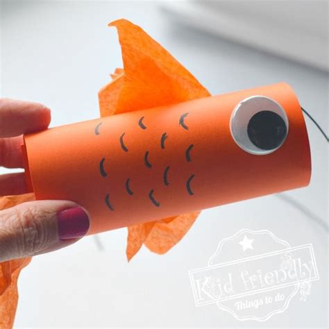 Toilet Paper Roll Fish Craft {Easy} with VIDEO | Crafts, Easy crafts, Fish crafts