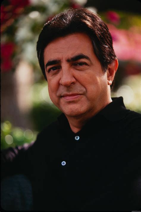 Joe Mantegna Photos - Joe Mantegna Actors Photo - Celebs101.com