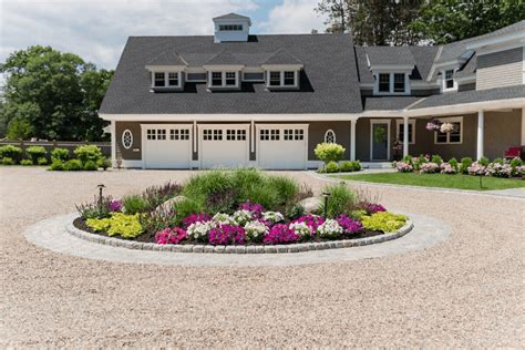 20 Driveway Landscape Designs | The Patio Company