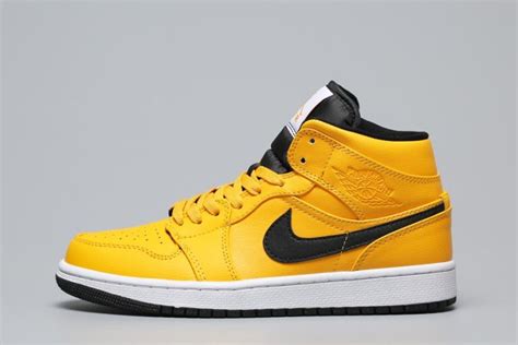 Air Jordan 1 Mid Bright Taxi Yellow - FavSole.com