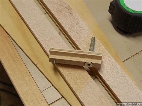 How To Make A Circle Cutting Jig For The Router - IBUILDIT.CA