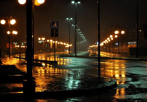 https://flic.kr/p/9qVVEx | rainy night | Thematic Contest "City life".......thanks to all ...