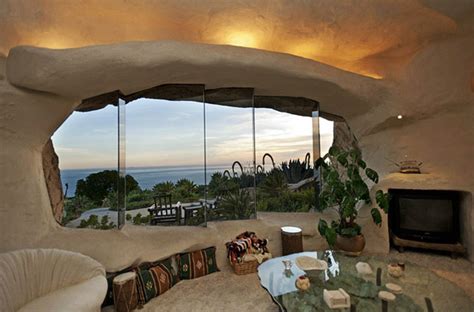 Suprisingly Beautiful Flintstones Romantic Retreat House in Malibu | Home Design Lover