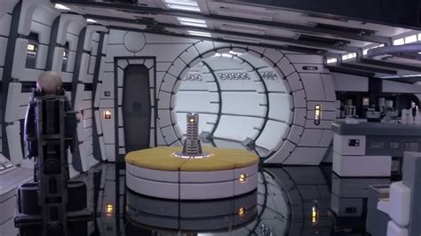 A Tour Inside the Millennium Falcon Reveals Horrible Interior Design ...