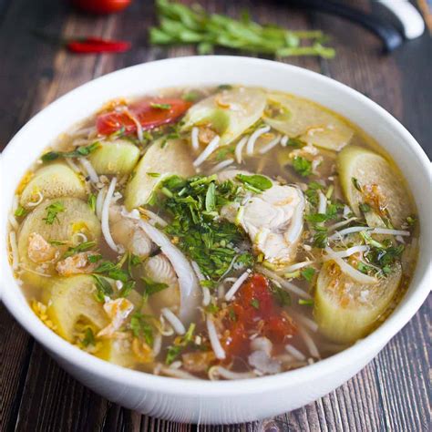 Canh Chua Ca Recipe - Vietnamese Sweet and Sour Fish Soup