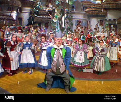 THE MUNCHKINS THE WIZARD OF OZ (1939 Stock Photo - Alamy