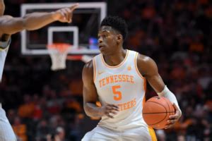 NCAA Basketball Betting Preview: Tennessee Volunteers at Kentucky Wildcats