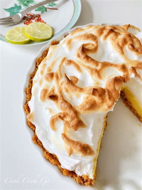 Tangy Key Lime Meringue Pie - COOK COOK GO