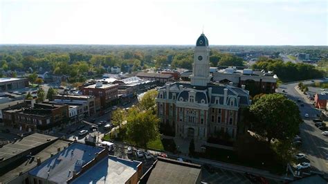 Historic Square in Noblesville, Indiana - YouTube