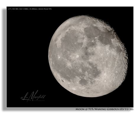 Moon Waning Gibbous - Lee Mansfield Photography