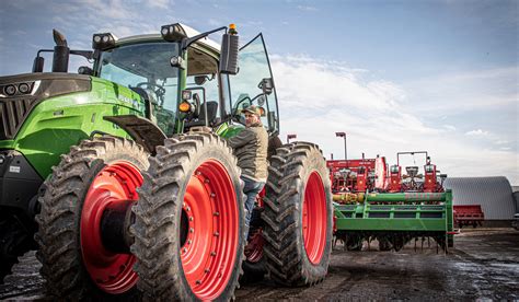 [Case Study] A Fendt 1050 Innovates an Alberta Farm - Maple Lane Farm ...