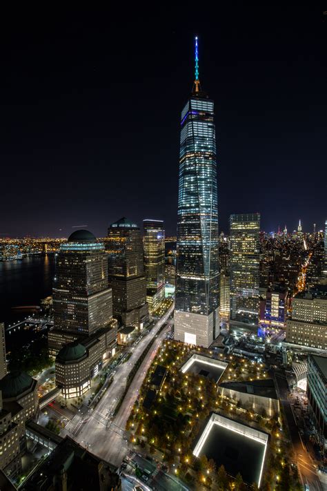 One World Trade Center lit up at night in downtown Manhattan | World trade center, Photo and ...