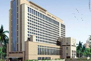 Kokilaben Dhirubhai Ambani Hospital Mumbai Doctors List, Facilities, Procedures & Infrastructure