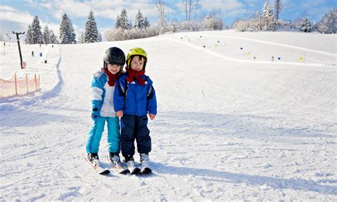 Kids' Ski Lessons: Finding Age-appropriate Lessons