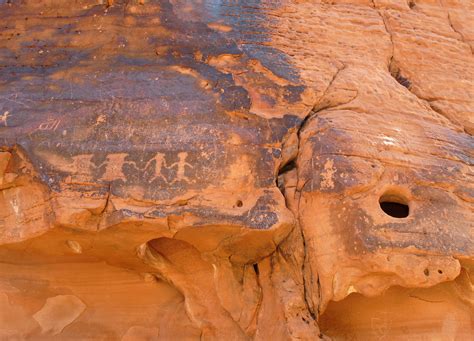 Valley of Fire #27 | Ancient Indian Petroglyphs at the Valle… | Flickr