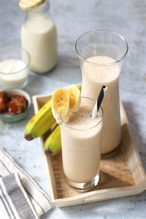 Easy Healthy Banana Smoothie made with 4 ingredients