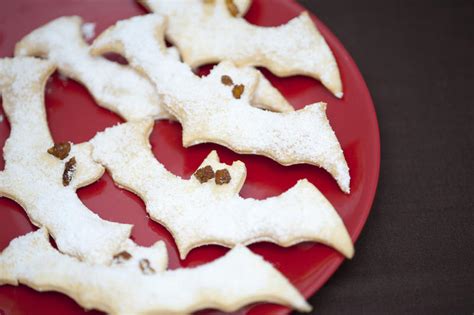 Free Stock Photo 6486 homemade bat cookies | freeimageslive