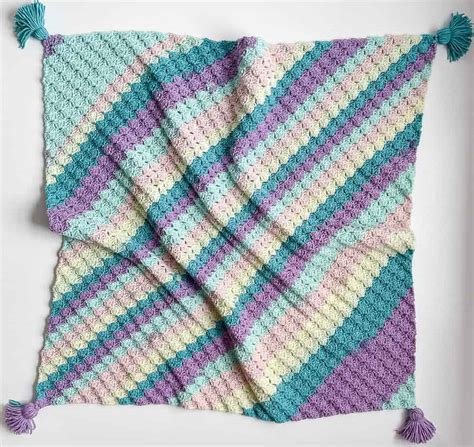 Corner to Corner Crochet Blanket for Complete Beginners! - Nana's Crafty Home