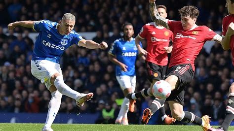 Everton vs Manchester United | Premier League: Everton clinch vital victory over struggling ...