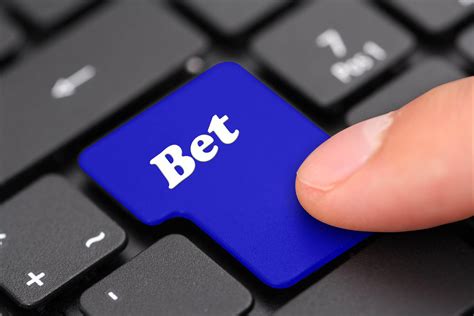 The Advantages of Betting and Gambling Online | GamerLimit