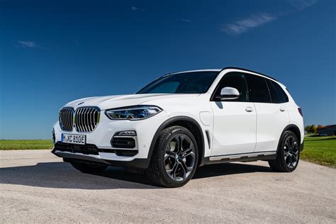 TEST DRIVE: 2020 BMW X5 xDrive45e - A Practical and Stylish Hybrid