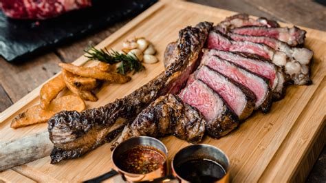 Steakhouse Kuala Lumpur: Common Etiquette Mistakes That People Make