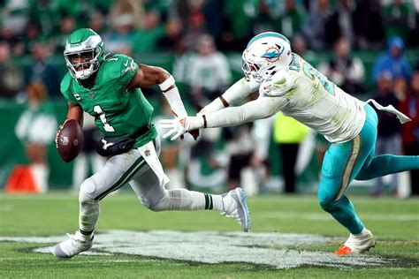 Jalen Hurts, Eagles power past Dolphins 31-17 on Sunday Night Football: Highlights and analysis ...