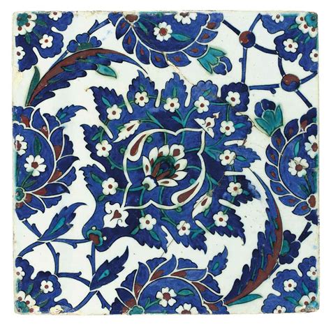 AN IZNIK POTTERY TILE , OTTOMAN TURKEY, CIRCA 1570 | Christie's