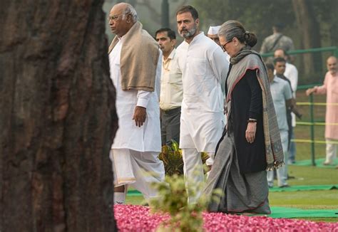 Indira Gandhi Death Anniversary: पूर्व पीएम इंदिरा गांधी की पुण्यतिथि..