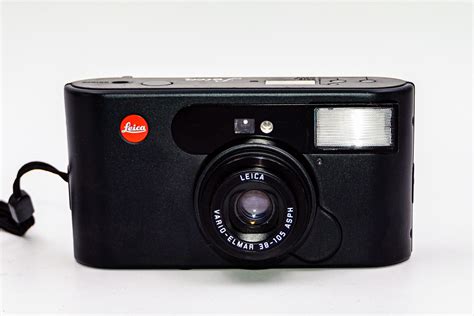 Rare Black Leica C1 35mm FIlm Camera with Leica Vario-Elmar 38-105mm ...