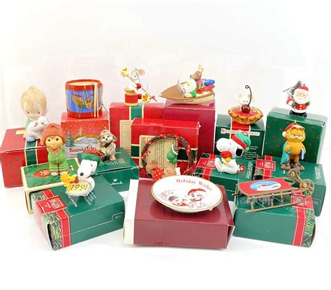 Lot - 14pc Hallmark Christmas Ornaments