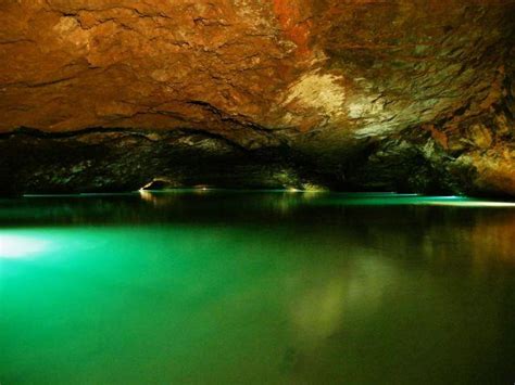 10 of the Most Beautiful, Bizarre & Awe-Inspiring Caves on Earth - Page ...