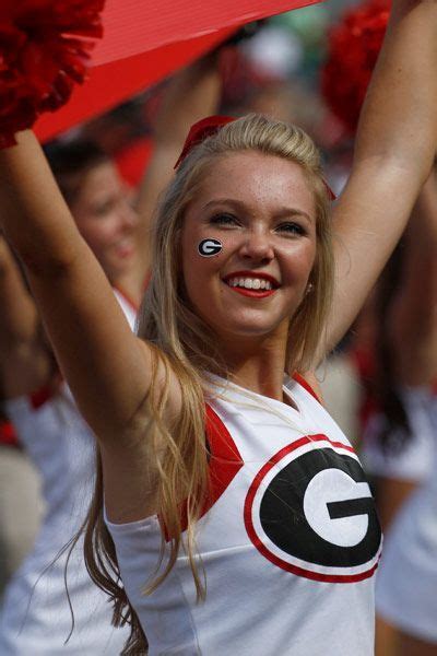 Georgia (With images) | Football cheerleaders