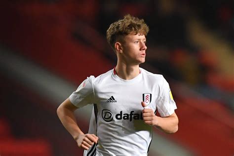 Fulham’s Jay Stansfield joins his dad’s old side Exeter City on loan ...