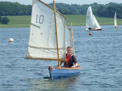 Jim’s canoe gets new sails | intheboatshed.net