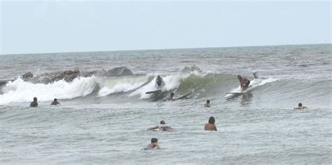 Surfers expected to ride hurricane waves | Latest Weather | yoursun.com