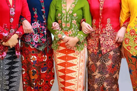 Berita Jenis Kebaya Terbaru Hari Ini - Grid.ID