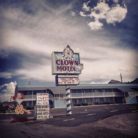 The Clown Motel - US Ghost Adventures