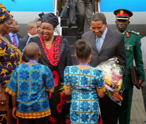 PRESIDENT KIKWETE ARRIVES IN NAMIBIA FOR PRESIDENTIAL INAUGURATION | Okandablogs