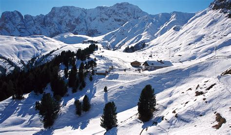 In the western part of the Alpe di Siusi • Winter Hiking ...