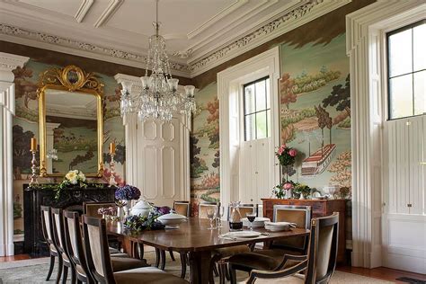 15 Majestic Victorian Dining Rooms That Radiate Color and Opulence