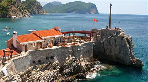 Petrovac – Discover Montenegro